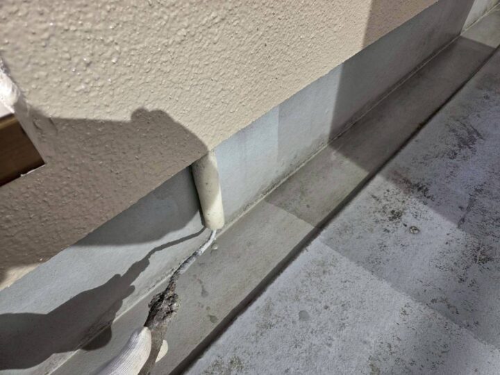 ベランダ施工中