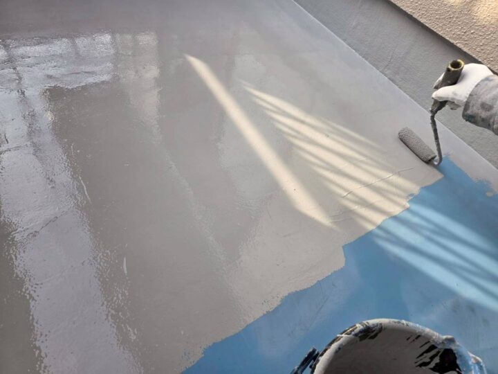 ベランダ施工中