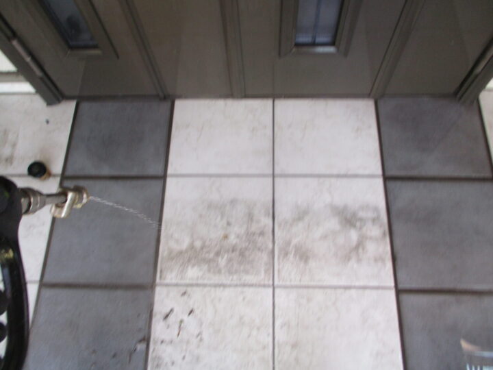 玄関アプローチ高圧洗浄 