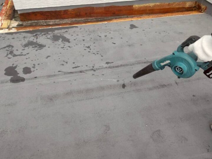 ベランダ施工中