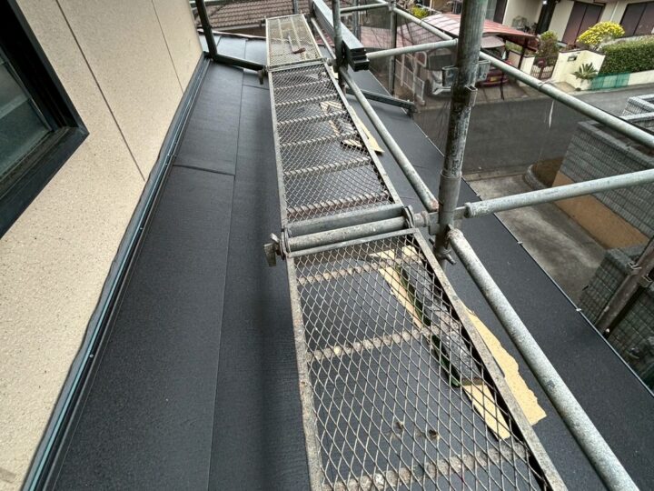 屋根カバー工事