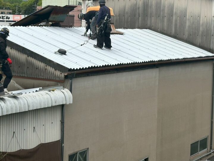 屋根カバー工事
